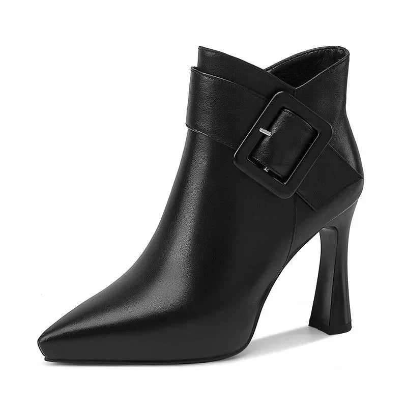 Ashley Buckle Fersenstiefel